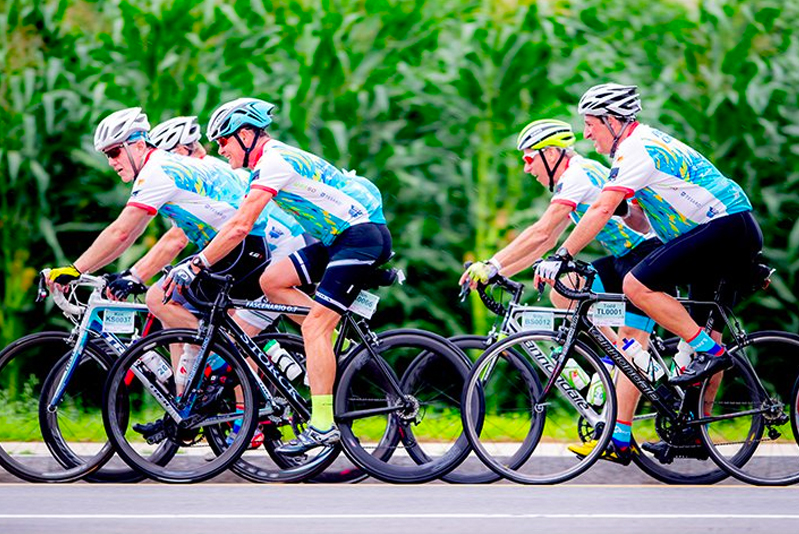 folks riding the panmass challenge