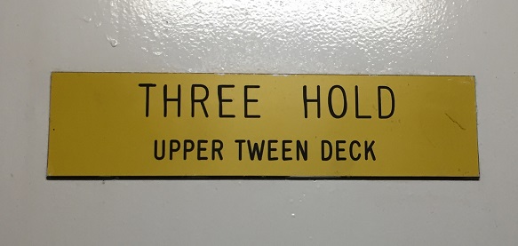 sign for three hold