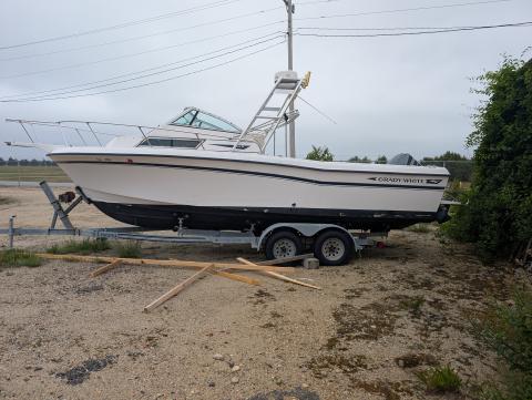 1994 Grady White 24 Explorer | Massachusetts Maritime Academy